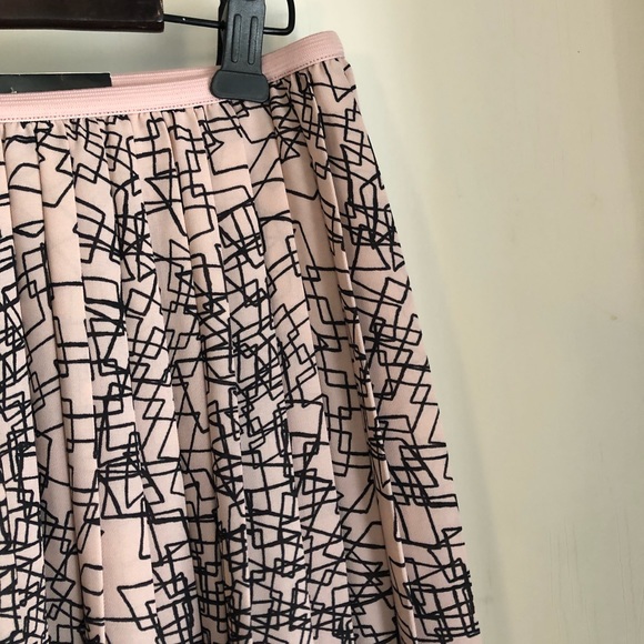 Banana Republic pink pleated midi skirt - Picture 5 of 5